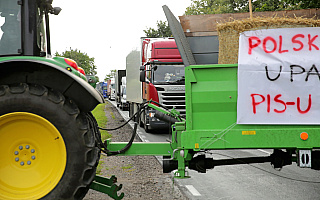 Trwa protest rolników. Zablokowana jest DK 15. Policja zmieniła trasę objazdu